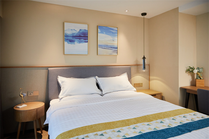 产后坐月子宝宝和谁睡，想知道就看过来